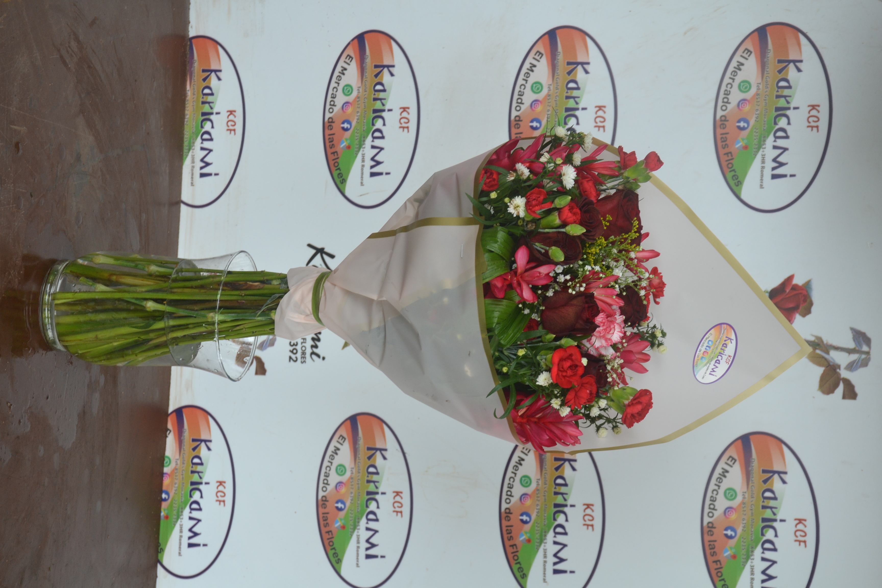Ramo Romantico y Claveles